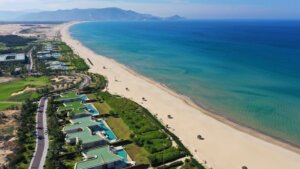 Bất động sản Cam Ranh Bãi Dài hưởng lợi thế lớn từ tự nhiên với khung cảnh hoang sơ, thơ mộng