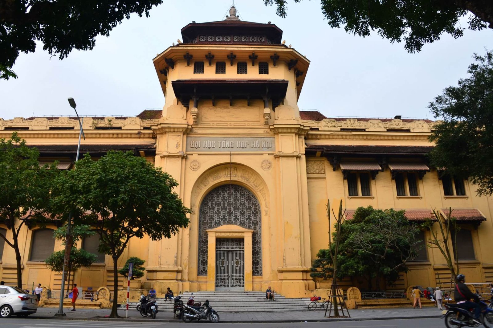 Phong cách Indochine - Đại học quốc gia Hà Nội được thiết kế theo thiết kế Indochine