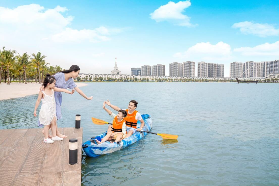 Tiện ích Vinhomes Ocean Park - Chèo thuyền kayak trên hồ Ngọc trai Vinhomes Ocean Park