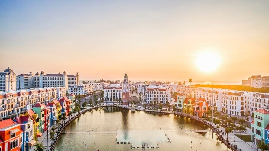 Hàng trăm tiện ích hàng đầu có sẵn ngay thềm các căn hộ Condotel Vinholiday Phú Quốc. 