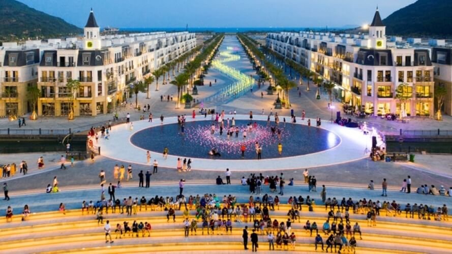 Bizhouse Merry Land Quy Nhơn - Mọi con đường đều dẫn đến Bizhouse Canal District